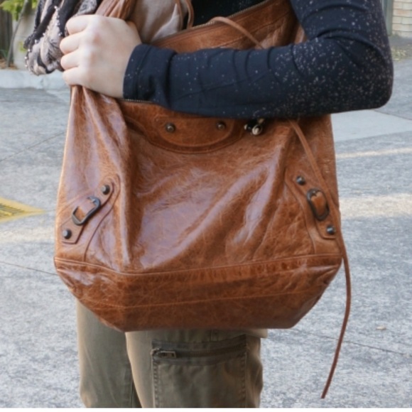 BALENCIAGA The Day Giant Shoulder Hand Bag Leather - Picture 6 of 11